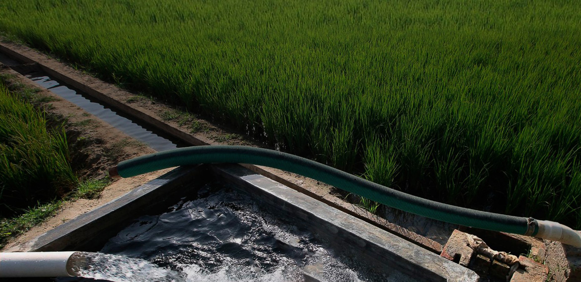 بناء الشراكات للمساهمة في تسهيل وصول المياه في مناطق النزاعات والمجتمعات المضيفة ونشر التوعية الصحية للوصول لبيئة آمنة ونظيفة.