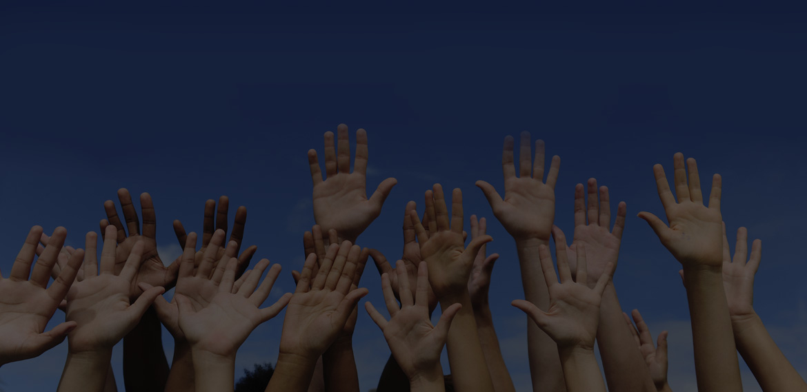 العمل التطوعي مهم في تنشئة الشباب وتعزيز الانتماء، ويعتبر وسيلة فعالة للنهوض ... والتعليم المستمر.